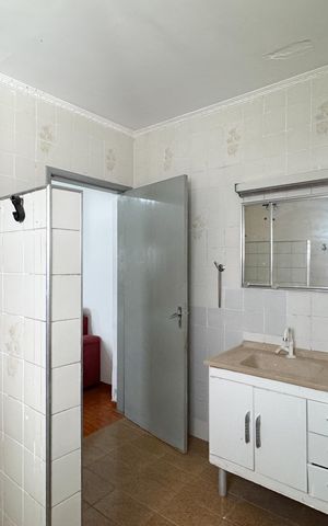 Casa à venda com 380m², 3 quartos e 2 vagas Casa à venda com 380m², 3 quartos e 2 vagasBanheiro da suíte