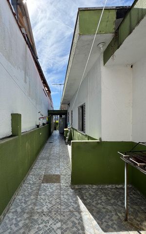 Casa à venda com 380m², 3 quartos e 2 vagas Casa à venda com 380m², 3 quartos e 2 vagasÁrea de Serviço
