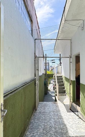 Casa à venda com 380m², 3 quartos e 2 vagas Casa à venda com 380m², 3 quartos e 2 vagasEntrada