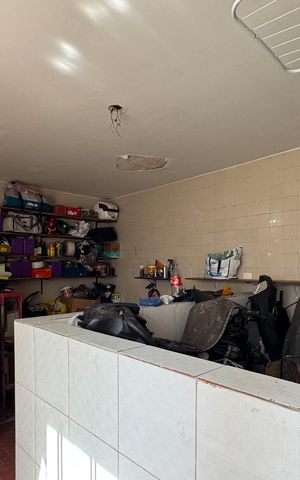 Casa à venda com 380m², 3 quartos e 2 vagas Casa à venda com 380m², 3 quartos e 2 vagasQuarto de Serviço