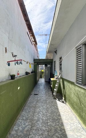 Casa à venda com 380m², 3 quartos e 2 vagas Casa à venda com 380m², 3 quartos e 2 vagasQuintal