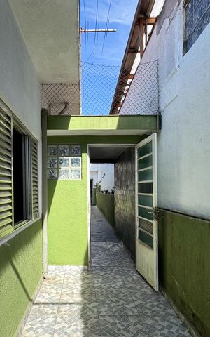 Casa à venda com 380m², 3 quartos e 2 vagas Casa à venda com 380m², 3 quartos e 2 vagasEntrada