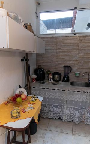 Casa à venda com 225m², 4 quartos e 2 vagas Casa à venda com 225m², 4 quartos e 2 vagasÁrea externa