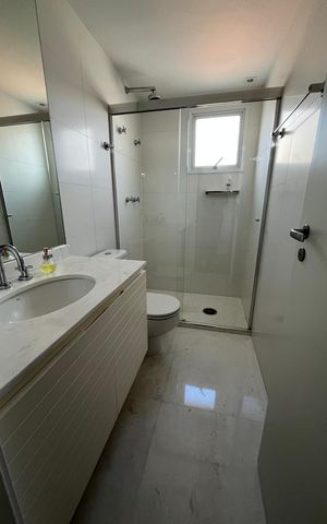 Apartamento à venda com 275m², 4 quartos e 4 vagas Apartamento à venda com 275m², 4 quartos e 4 vagasBanheiro