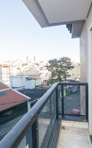 Casa à venda com 125m², 2 quartos e 2 vagas Casa à venda com 125m², 2 quartos e 2 vagasVaranda