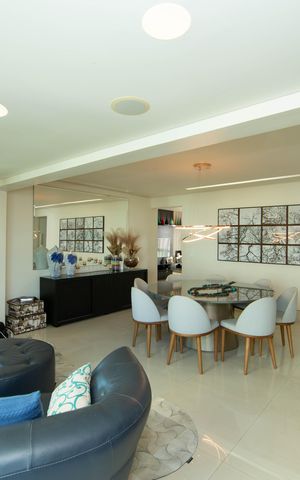 Apartamento à venda com 199m², 4 quartos e 4 vagas Apartamento à venda com 199m², 4 quartos e 4 vagasSala