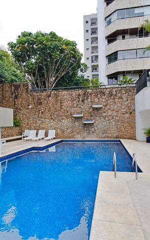 Apartamento à venda com 143m², 3 quartos e 3 vagas Apartamento à venda com 143m², 3 quartos e 3 vagasÁrea comum - Piscina