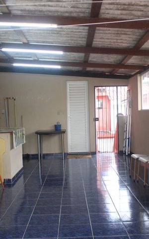 Casa à venda com 269m², 5 quartos e 2 vagasQuintal