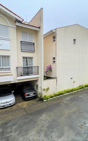 Casa de condomínio à venda com 163m², 3 quartos e 2 vagas Casa de condomínio à venda com 163m², 3 quartos e 2 vagasVista