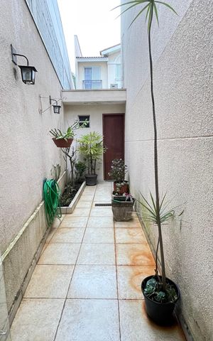 Casa de condomínio à venda com 163m², 3 quartos e 2 vagas Casa de condomínio à venda com 163m², 3 quartos e 2 vagasQuintal
