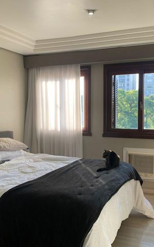 Apartamento à venda com 300m², 3 quartos e 2 vagas Apartamento à venda com 300m², 3 quartos e 2 vagasSuíte
