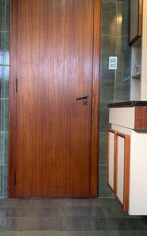 Apartamento à venda com 300m², 3 quartos e 2 vagas Apartamento à venda com 300m², 3 quartos e 2 vagasBanheiro 1