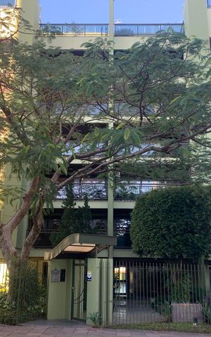 Apartamento à venda com 300m², 3 quartos e 2 vagas Apartamento à venda com 300m², 3 quartos e 2 vagasFachada