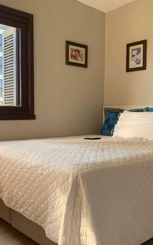Apartamento à venda com 300m², 3 quartos e 2 vagas Apartamento à venda com 300m², 3 quartos e 2 vagasQuarto 1