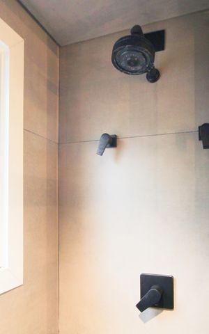Apartamento à venda com 88m², 2 quartos e 1 vaga Apartamento à venda com 88m², 2 quartos e 1 vagaBanheiro da Suíte