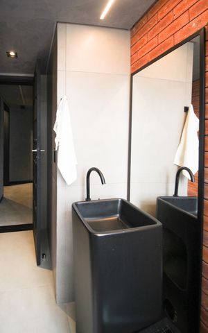 Apartamento à venda com 88m², 2 quartos e 1 vaga Apartamento à venda com 88m², 2 quartos e 1 vagaBanheiro