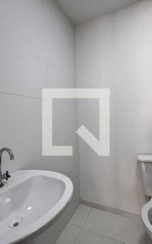 Apartamento à venda com 58m², 2 quartos e 1 vaga Apartamento à venda com 58m², 2 quartos e 1 vagaBanheiro