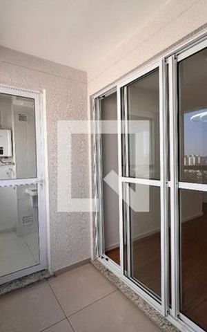 Apartamento à venda com 58m², 2 quartos e 1 vaga Apartamento à venda com 58m², 2 quartos e 1 vagaVaranda