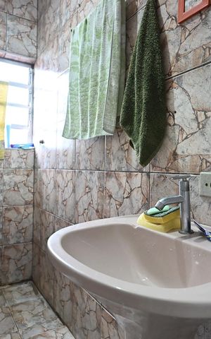 Casa à venda com 179m², 2 quartos e 5 vagasBanheiro 2