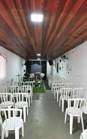 Casa à venda com 179m², 2 quartos e 5 vagasSala