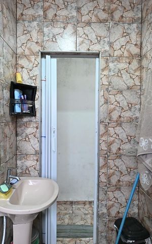 Casa à venda com 179m², 2 quartos e 5 vagasBanheiro 2