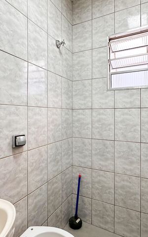 Casa para alugar com 125m², 2 quartos e 1 vaga Casa para alugar com 125m², 2 quartos e 1 vagaBanheiro Social
