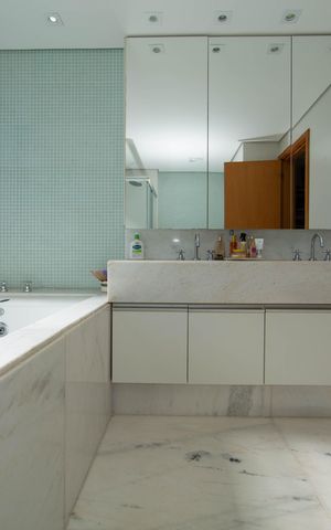Apartamento para alugar com 278m², 4 quartos e 4 vagas Apartamento para alugar com 278m², 4 quartos e 4 vagasBANHEIRO4