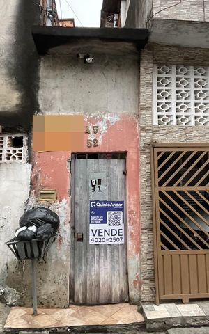 Casa à venda com 110m², 4 quartos e sem vaga Casa à venda com 110m², 4 quartos e sem vagaFachada