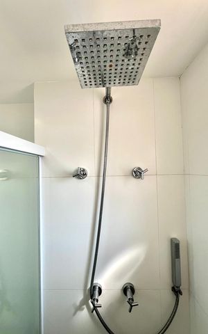 Apartamento para alugar com 73m², 2 quartos e 1 vaga Apartamento para alugar com 73m², 2 quartos e 1 vagaBanheiro da Suíte