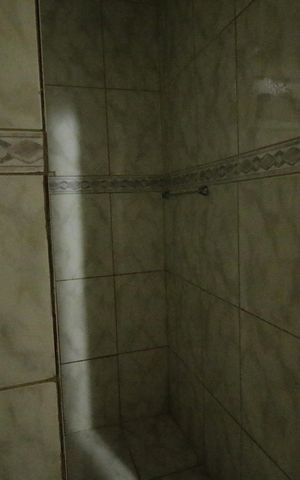 Casa de condomínio para alugar com 120m², 2 quartos e sem vagaBanheiro