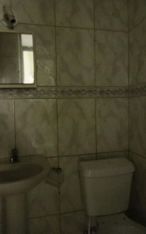 Casa de condomínio para alugar com 120m², 2 quartos e sem vagaBanheiro