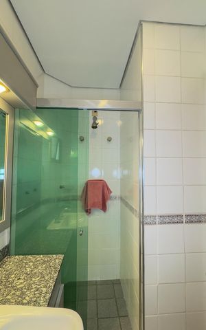 Apartamento à venda com 152m², 3 quartos e 3 vagasBanheiro social