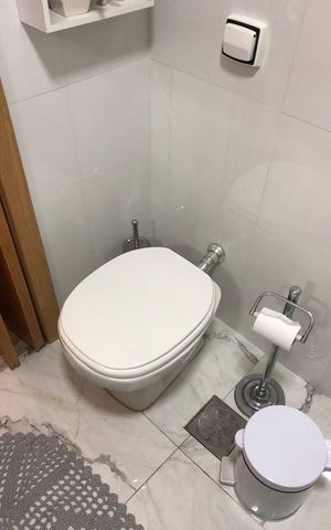 Apartamento à venda com 76m², 2 quartos e 1 vaga Apartamento à venda com 76m², 2 quartos e 1 vagaBanheiro