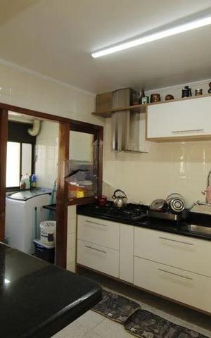 Apartamento para alugar com 241m², 3 quartos e 2 vagas
