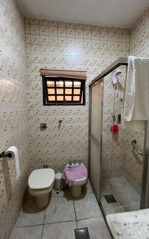 Casa para alugar com 263m², 3 quartos e 2 vagas Casa para alugar com 263m², 3 quartos e 2 vagasBanheiro social