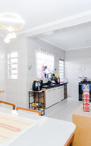 Casa à venda com 350m², 4 quartos e 3 vagasCozinha 