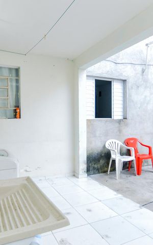 Casa à venda com 350m², 4 quartos e 3 vagasÁrea de serviço Casa 2
