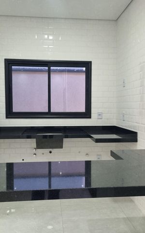 Casa de condomínio à venda com 200m², 3 quartos e 4 vagas Casa de condomínio à venda com 200m², 3 quartos e 4 vagasCozinha