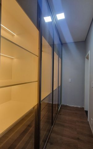 Casa de condomínio à venda com 200m², 3 quartos e 4 vagas Casa de condomínio à venda com 200m², 3 quartos e 4 vagasQuarto