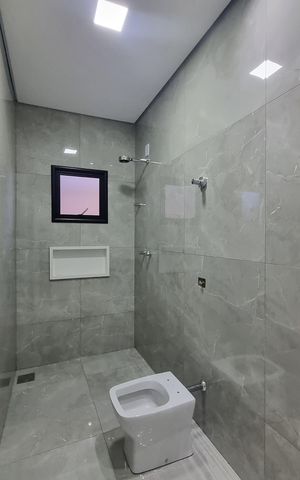 Casa de condomínio à venda com 200m², 3 quartos e 4 vagas Casa de condomínio à venda com 200m², 3 quartos e 4 vagasBanheiro