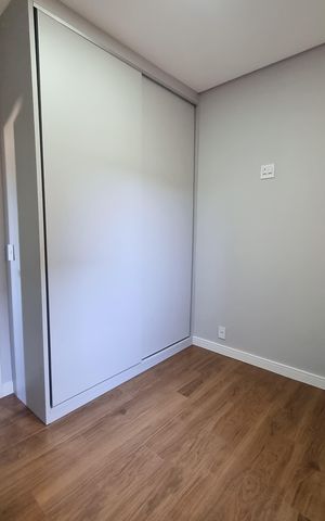 Casa de condomínio à venda com 200m², 3 quartos e 4 vagas Casa de condomínio à venda com 200m², 3 quartos e 4 vagasQuarto