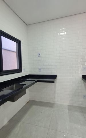 Casa de condomínio à venda com 200m², 3 quartos e 4 vagas Casa de condomínio à venda com 200m², 3 quartos e 4 vagasCozinha