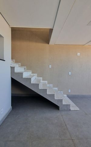 Casa de condomínio à venda com 200m², 3 quartos e 4 vagas