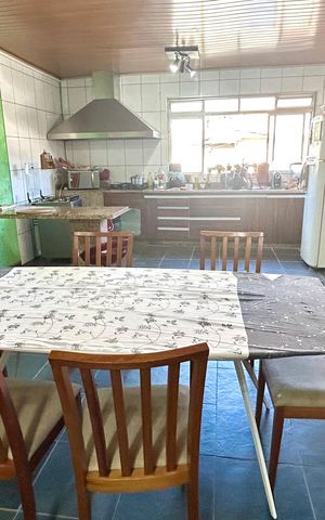Casa para alugar com 220m², 5 quartos e sem vaga Casa para alugar com 220m², 5 quartos e sem vagaCozinha