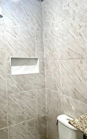 Casa para alugar com 220m², 5 quartos e sem vaga Casa para alugar com 220m², 5 quartos e sem vagaBanheiro da Suíte