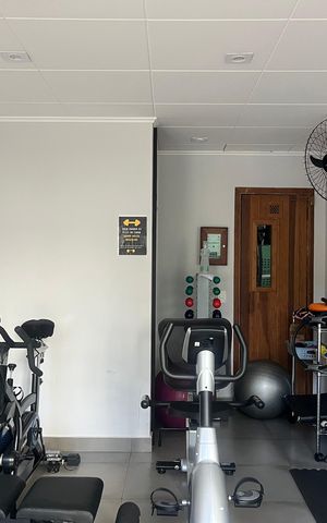 Apartamento para alugar com 172m², 3 quartos e 2 vagas Apartamento para alugar com 172m², 3 quartos e 2 vagasÁrea comum - Academia