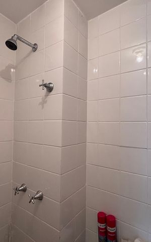Apartamento à venda com 75m², 2 quartos e 1 vaga Apartamento à venda com 75m², 2 quartos e 1 vagaBanheiro de serviço