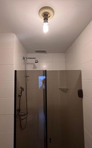 Apartamento à venda com 75m², 2 quartos e 1 vaga Apartamento à venda com 75m², 2 quartos e 1 vagaBanheiro