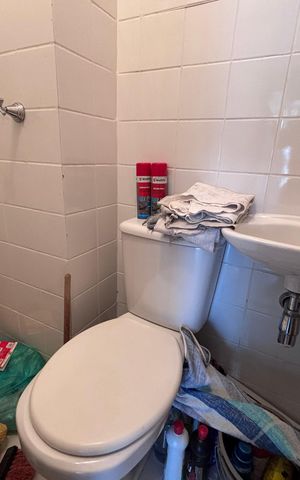 Apartamento à venda com 75m², 2 quartos e 1 vaga Apartamento à venda com 75m², 2 quartos e 1 vagaBanheiro de serviço