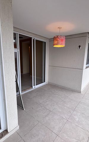 Apartamento à venda com 75m², 2 quartos e 1 vaga Apartamento à venda com 75m², 2 quartos e 1 vagaVaranda